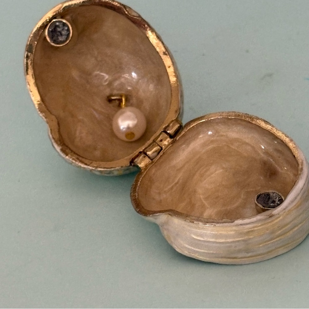 Monet 2011 Collectible Nautilus Shell Pearl Metal Ceramic Hinged Treasures Box - Picture 4 of 7